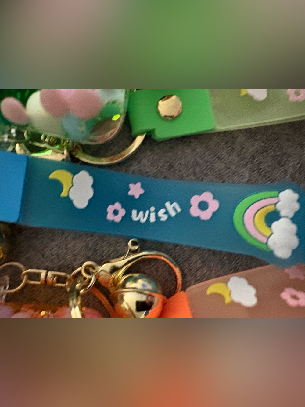 Keychain cups with liquid juice or boba tea with strap that says wish - Picture 13 of 14